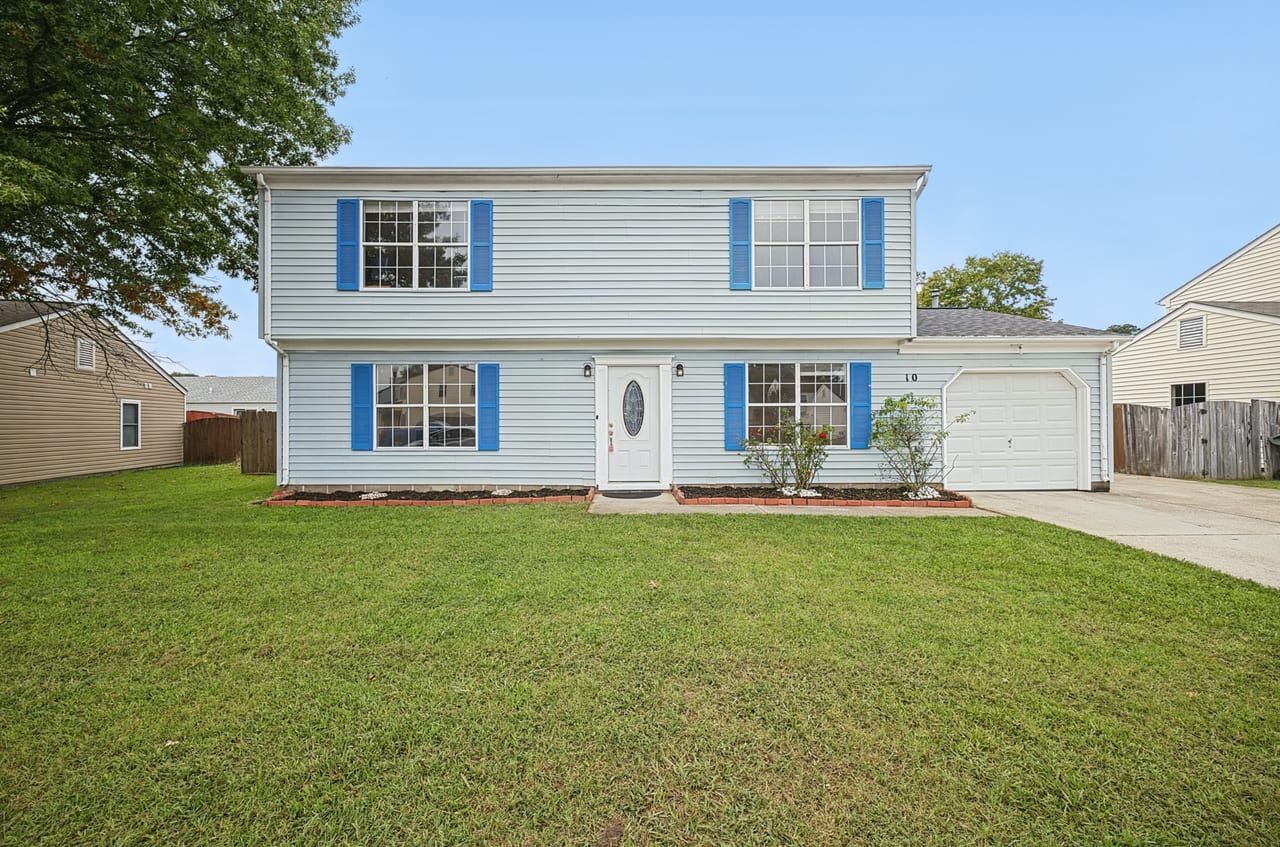 10 Harrogate Ln