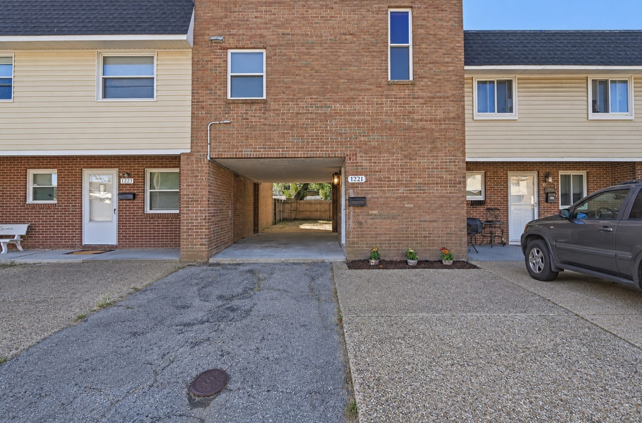 1221 Curie Ct